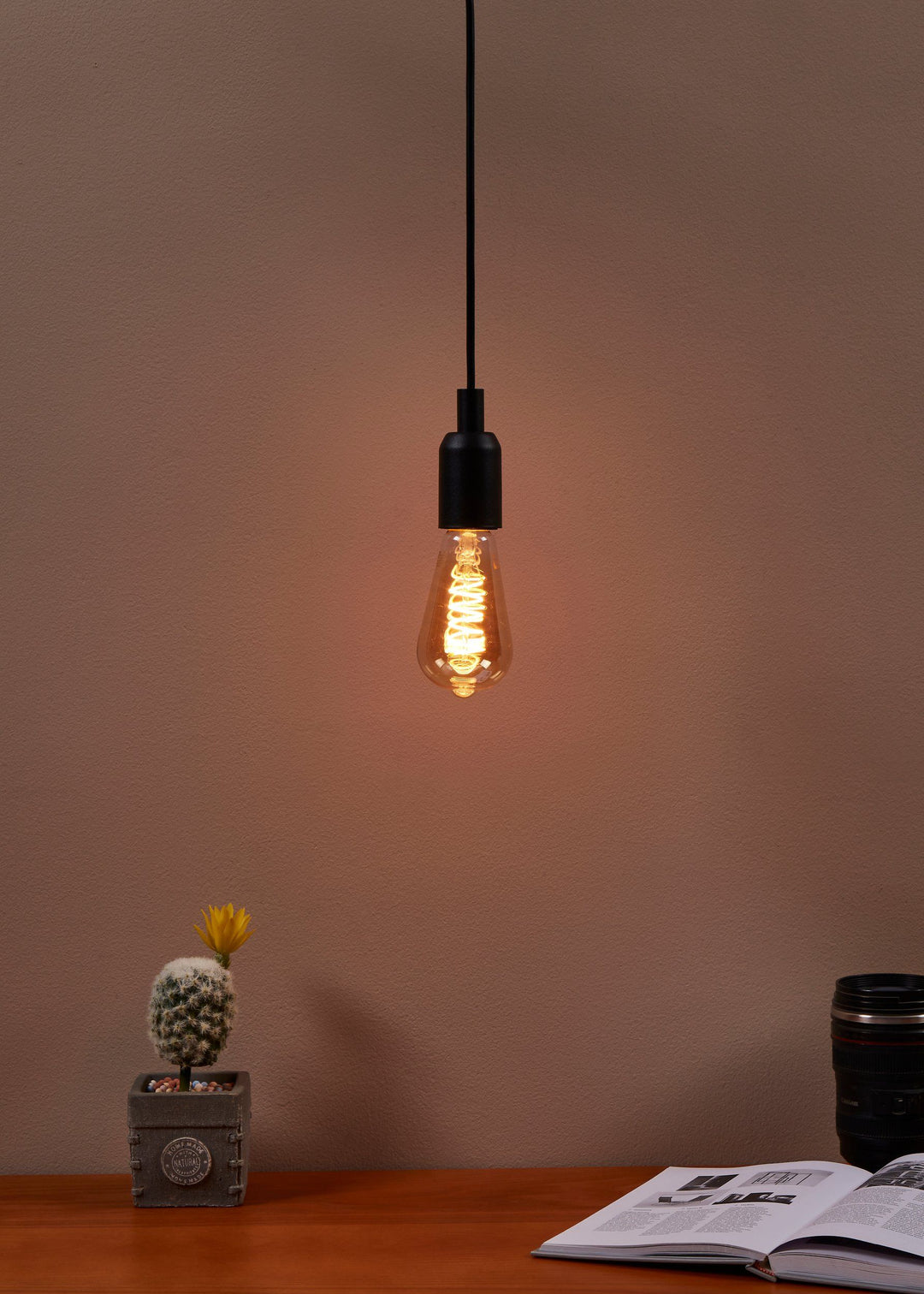 4W E27 LED ST64 globe black transparent/amber GLOBES