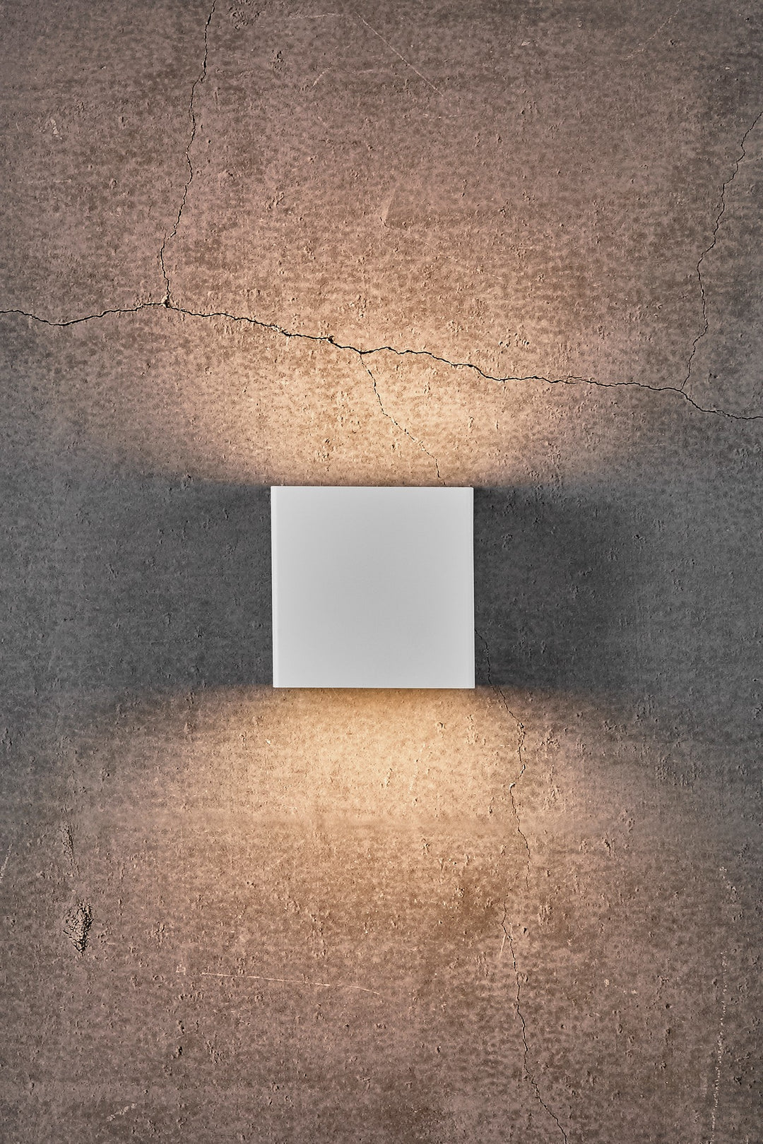 Turn Wall light White /Black WALL LIGHT
