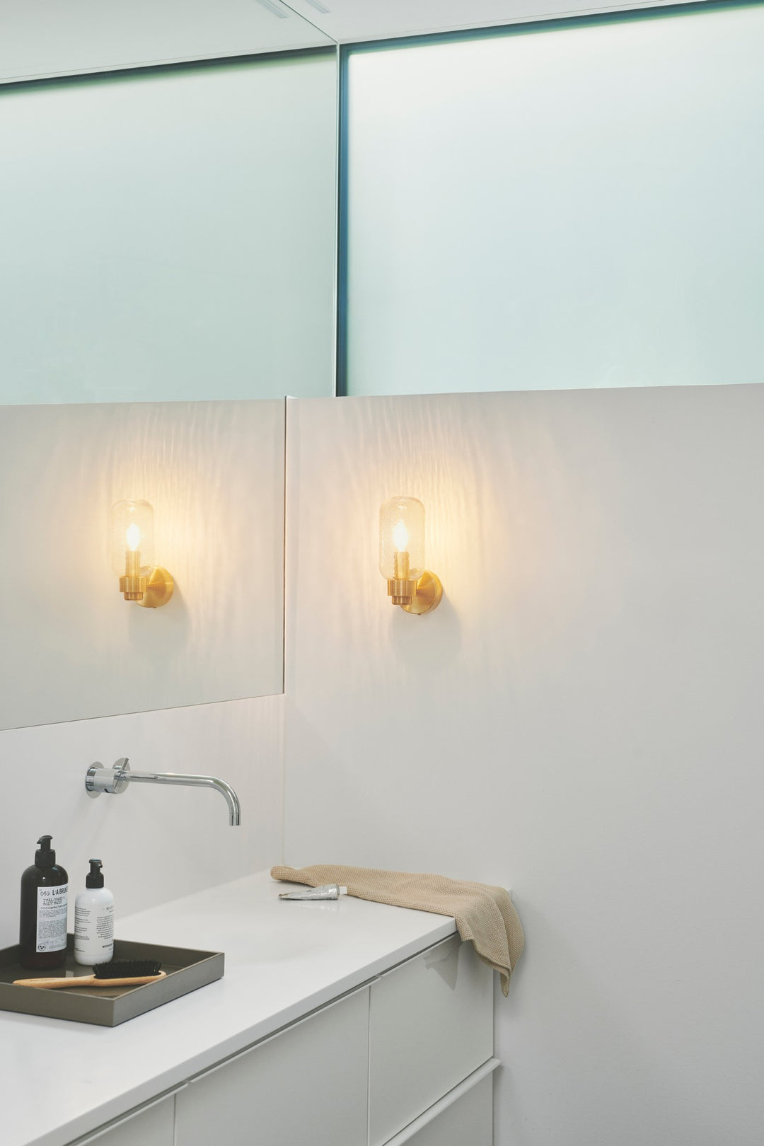 Tutan Wall light Brass WALL LIGHT