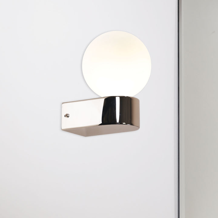 MINNE WHITE IP44 G9 Wall Light