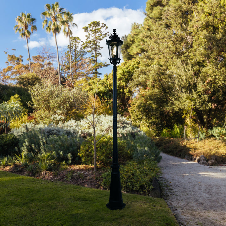 ALBION POST Tradtional Outdoor Post Light