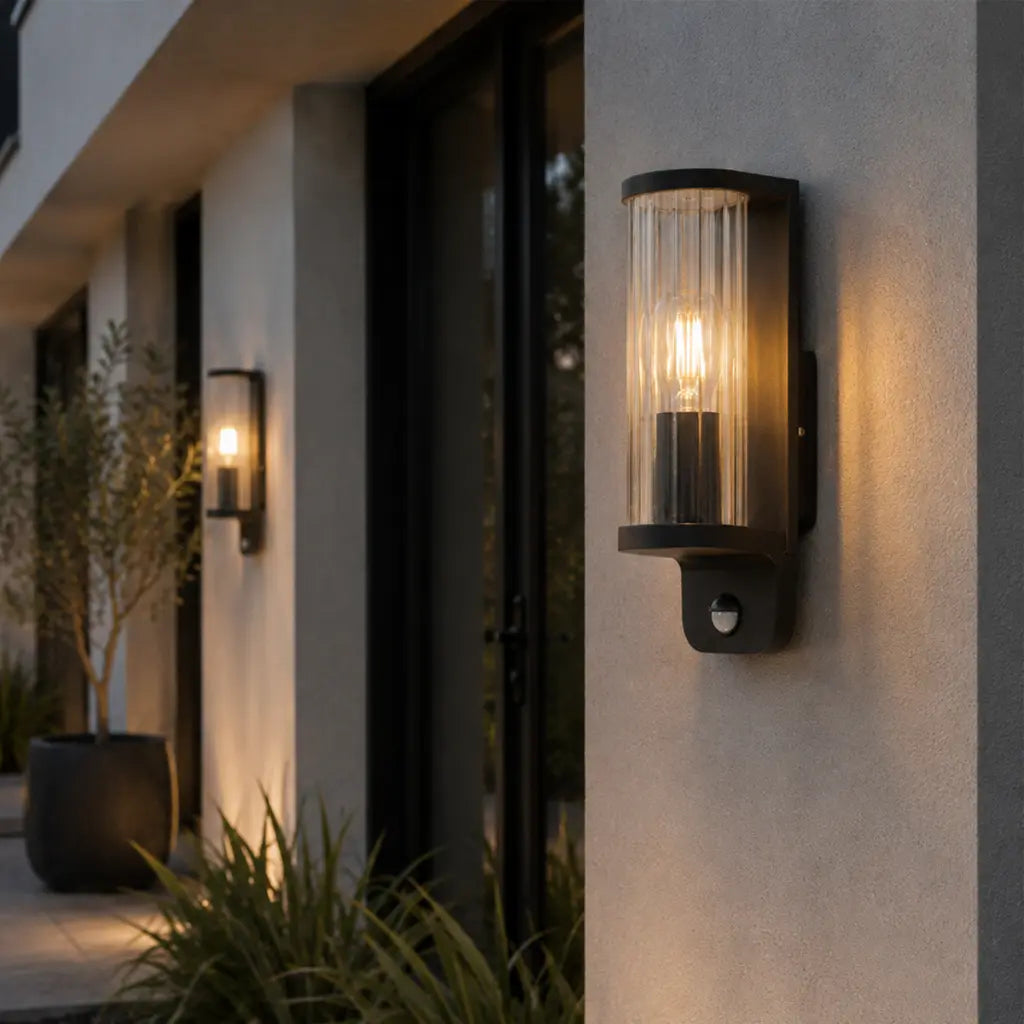 THIRLO EXTERIOR SENSOR WALL LIGHT
