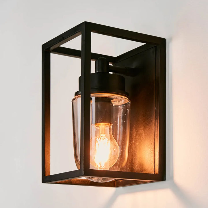 Wellington Outdoor Wall Light