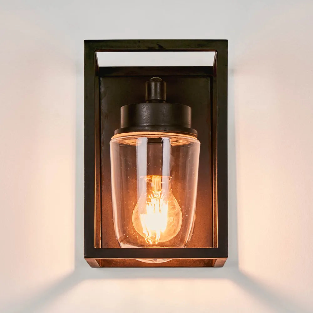 Wellington Outdoor Wall Light